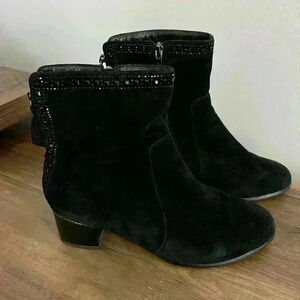 Jewel black booties